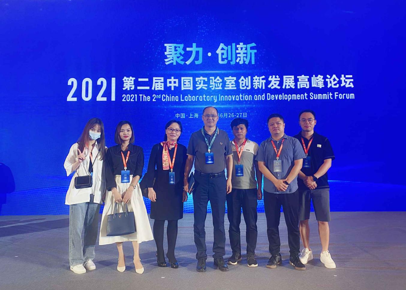 銘成合照(1)(1).jpg